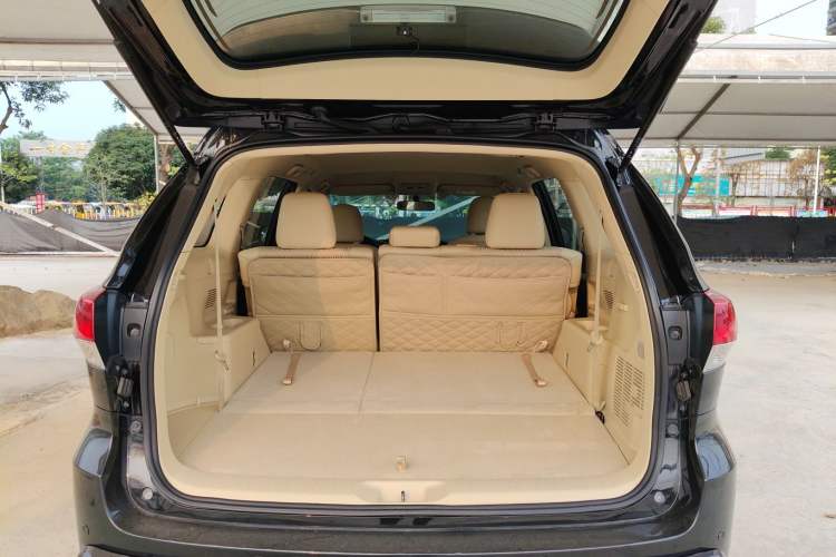 Used Toyota Highlander 2018 2.0T Two-Wheel Drive Elite Edition 7 Seats China VI Standard Trunk