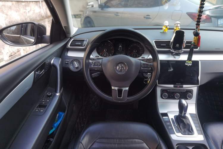 Used Volkswagen Magotan 2016 1.8TSI Smart Comfort Model Steering Wheel
