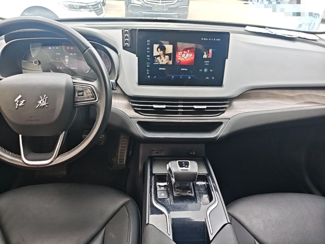 Hongqi E-QM5 2023 Revised Version Basic Travel Edition — снимка 15