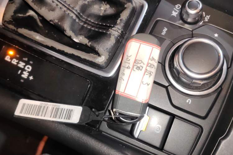 Used Mazda Mazda 3 Axela 2017 Sedan 1.5L Automatic Luxury Model China VI Standard