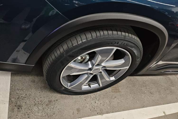 Used Geely Auto Haoyue L 2023 2.0T DCT Flagship Version Exterior 7