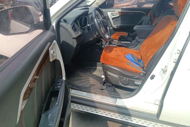 Used Geely Auto GX7 2015 Sports Edition 2.0L Automatic Luxury Upgrade Version China V Standard