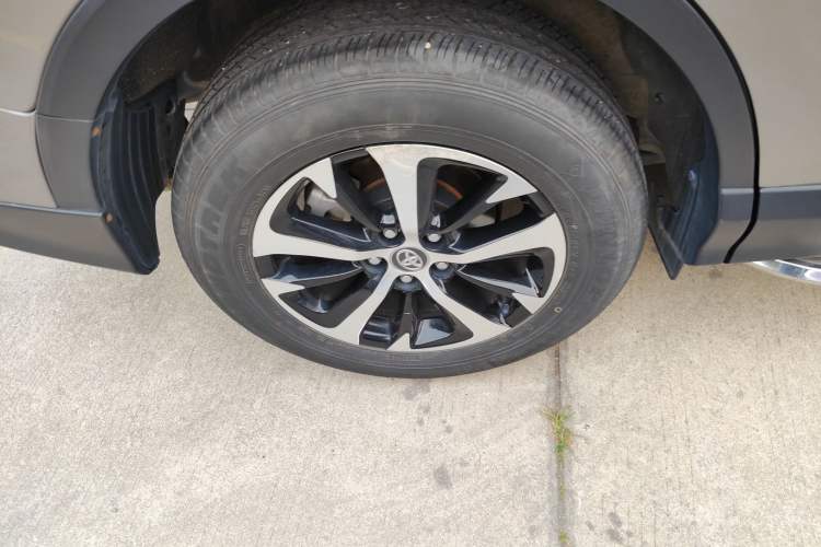 Used Toyota RAV4 2016 2.0L CVT Two-Wheel Drive Smart Edition China V Standard Right Rear Wheel Hub