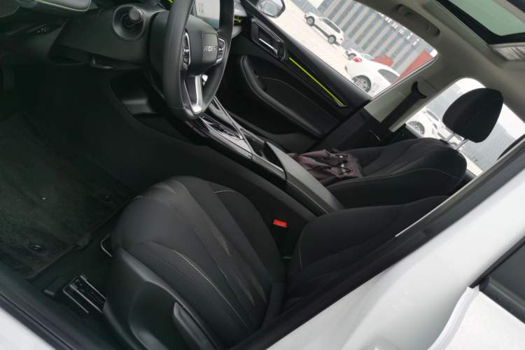 Used Roewe i5 2021 1.5L CVT Platinum Edition
