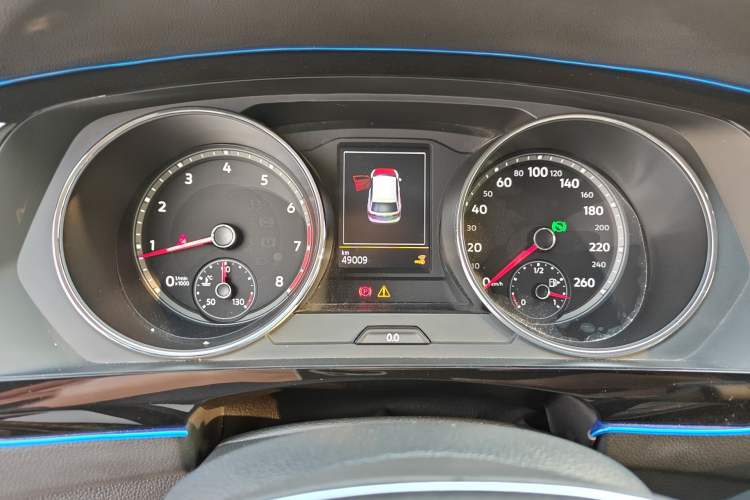 Used Volkswagen Tiguan L 2018 330TSI Automatic Two-Wheel Drive Luxury Edition Odometer Close Up