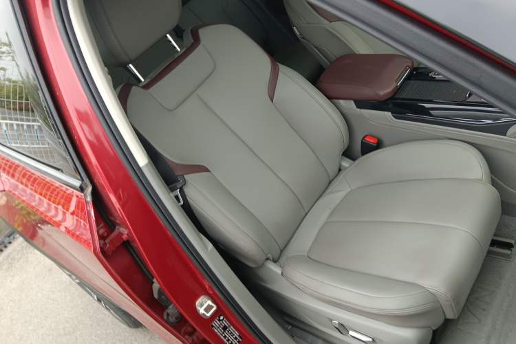 Used Baojun RS-5 2019 1.5T CVT Intelligent Driving Flagship Version China VI Emission Standard