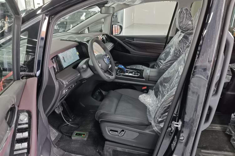 Used GAC Trumpchi M8 2024 Master Series 400T Prestige Edition
