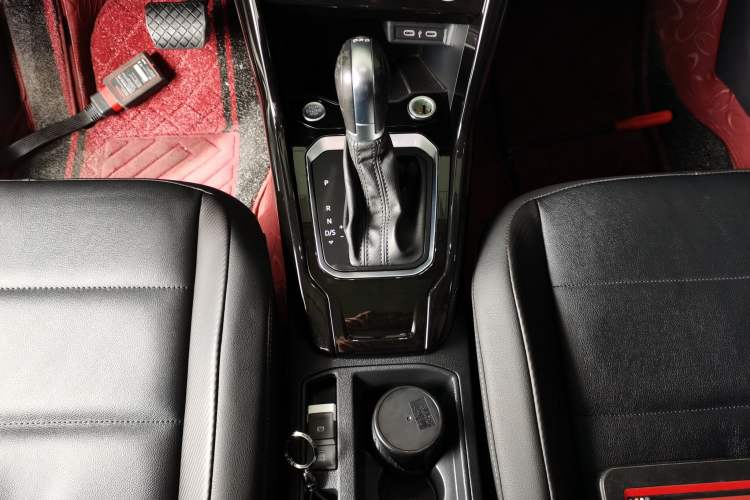 Used Volkswagen T-ROC 2021 280TSI DSG Two-Wheel Drive Comfort Connect Edition