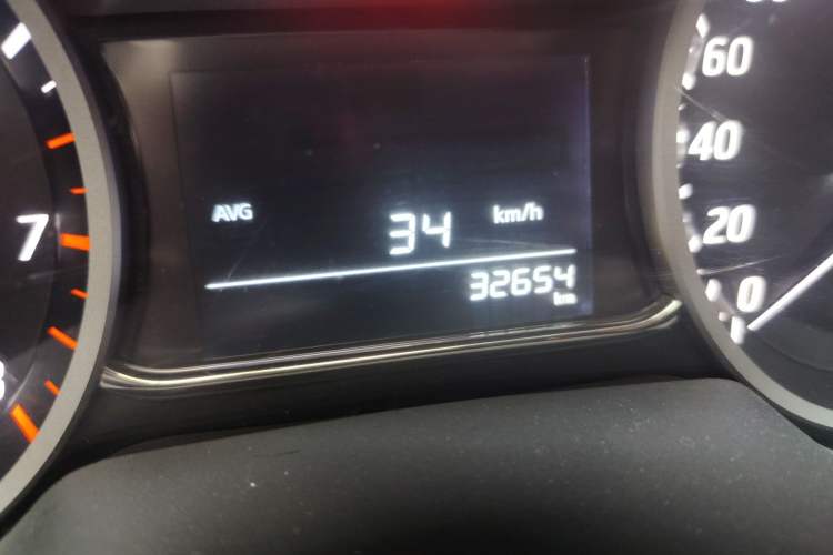 Used Nissan Sylphy 2021 Classic 1.6XL Manual Luxury Edition Odometer Close Up