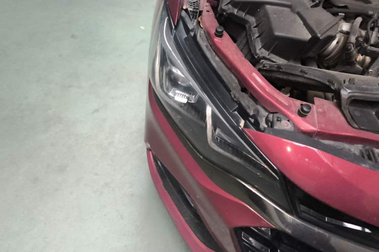 Used Chevrolet Monza 2019 RS 330T Automatic Comfort Edition China VI Standard Right Front Headlight