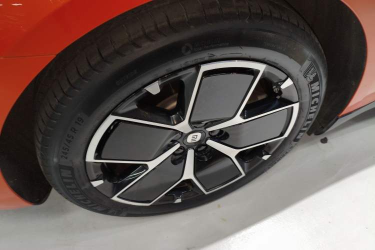 Used Xiaomi Auto SU7 2024 Rear-Drive Long-Range Intelligent Driving Version
