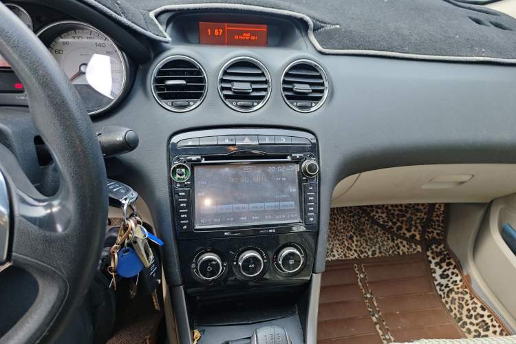 Used Peugeot 408 2013 1.6L Manual Comfort Edition Audio And AC Panel