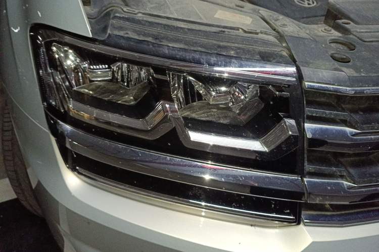 Used Volkswagen Teramont 2017 380TSI Four-Wheel Drive Luxury Edition Right Front Headlight