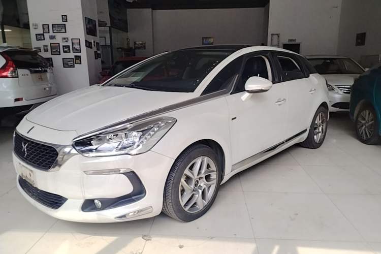 Used DS 5 2015 1.6T Elegant Edition THP160 Front Left 45 Deg