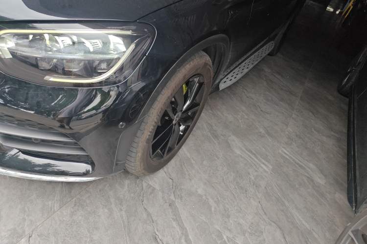 Used Mercedes-Benz GLC 2020 Facelift GLC 300 L 4MATIC Dynamic Edition Exterior 4