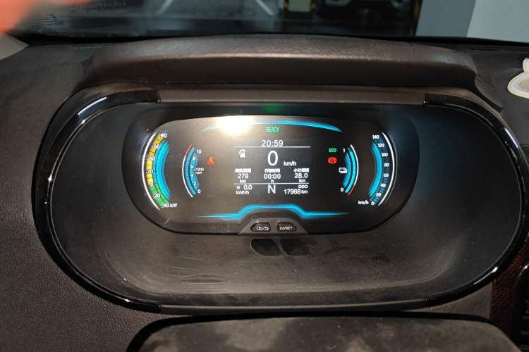 Used Chery Little Ant 2022 Restyled Version Sweet Pink Edition Half-Sugar Version 28.8 kWh 30 kW 301 km
