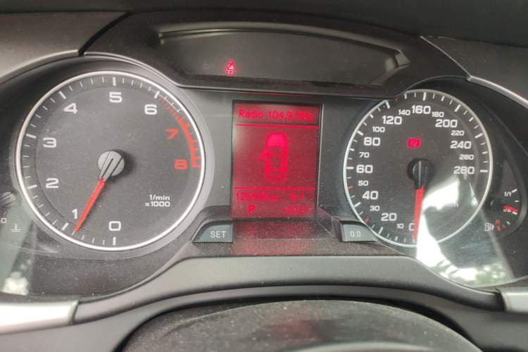 Used Audi A4L 2011 2.0 TFSI Standard Model Instrument Cluster