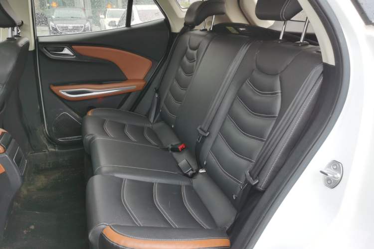 Used Zotye T300 2017 1.5T CVT Luxury Model Left Rear Seat