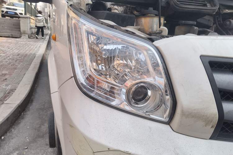 Used Foton Toano 2023 Cummins 2.8T Manual Jixiang Van Extended Wheelbase Ultra-High Roof Rear Dual Tires 3-Seater Right Front Headlight