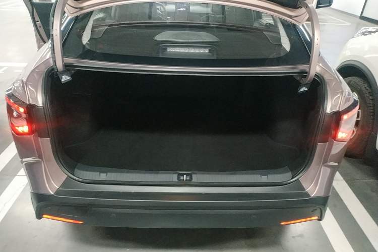 Used Toyota bZ3 2023 616 km Long-Range Premium
