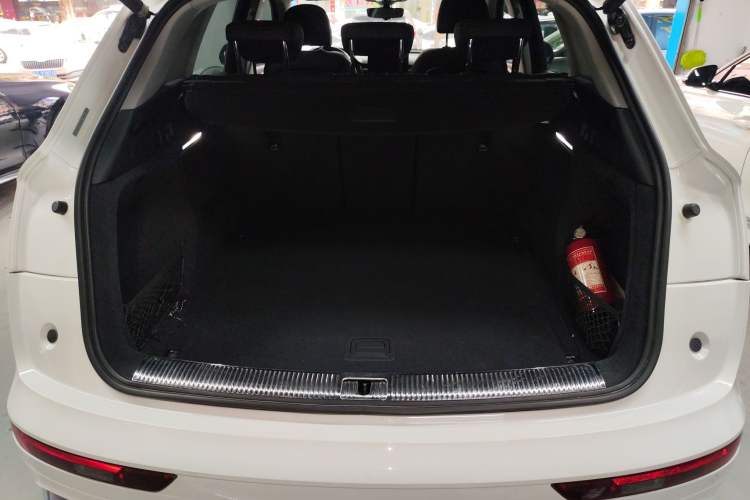 Used Audi Q5L 2021 40 TFSI Fashion Dynamic Model Trunk