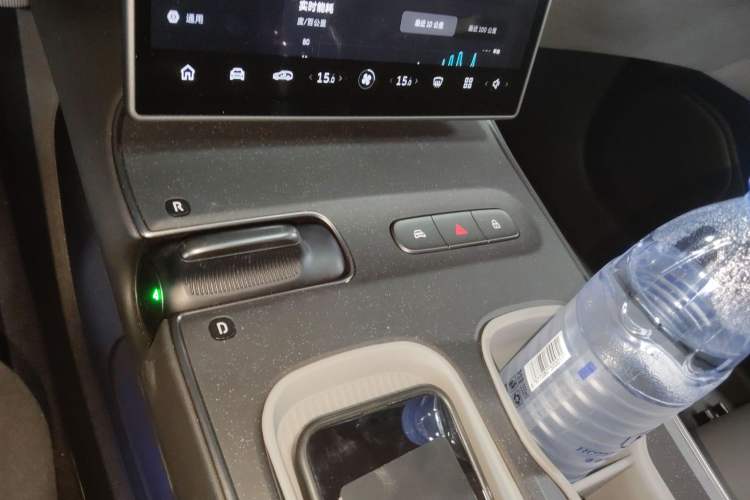 Used Nio ET5T 2024 75kWh Touring Gear Lever