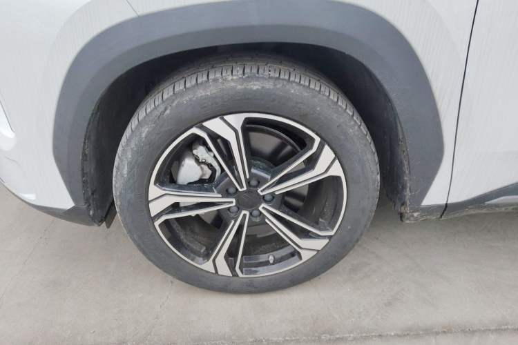 Used Geely Galaxy L7 2023 1.5T 115 km Starship Left Front Wheel Hub