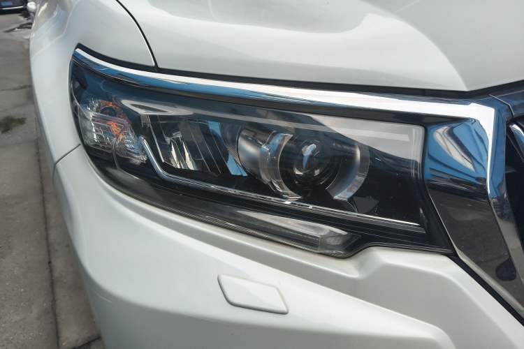 Used Toyota Prado 2018 3.5L Automatic TX-L Right Front Headlight