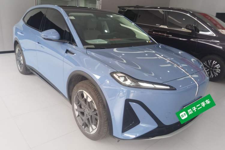 Used Hongqi Tiangong 06 2025 660 4x4 Smart Selection Edition Front Right 45 Deg