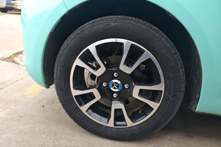 Used Brilliance Xinri i03 2022 Youth Edition 31.45 kWh Exterior 4