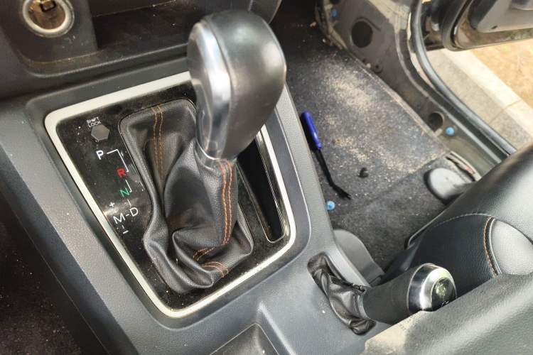 Used BAIC Off-Road BJ40 2016 40L 2.3T Automatic All-Wheel Drive Premium Edition Gear Lever