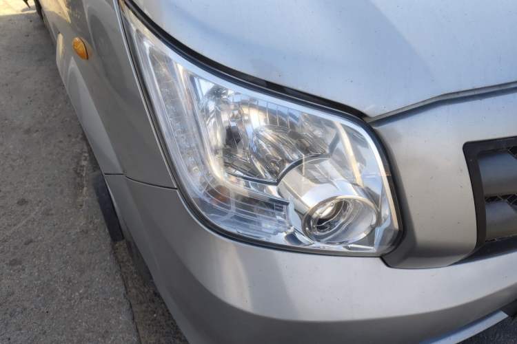 Used Foton Toano 2023 2.8T Manual Jixiang Van Extended Wheelbase Mid-Height Roof Rear Dual Tires 3-Seater
