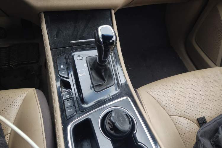 Used Baojun 730 2017 1.8L iAMT Luxury Version 7-Seater