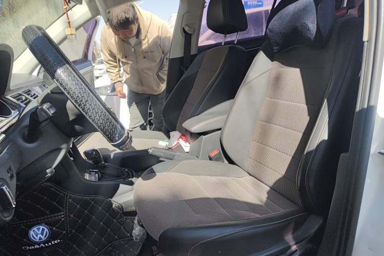 Used Volkswagen C-TREK 2017 230TSI DSG Comfort Version Left Front Seat