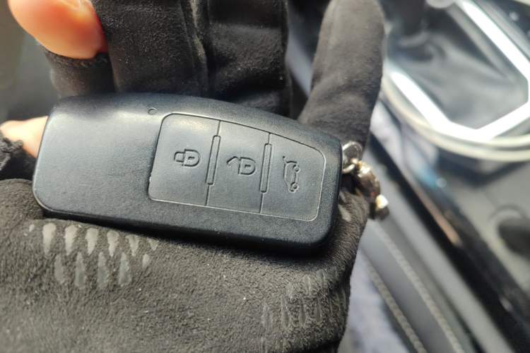 Used JMC Yusheng S350 2017 2.0T Automatic 2WD Diesel Luxury Edition 5 Seats