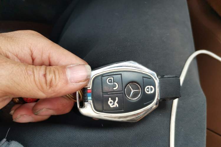 Used Mercedes-Benz Vito 2021 2.0T Elite Version 7 Seats Vehicle Key