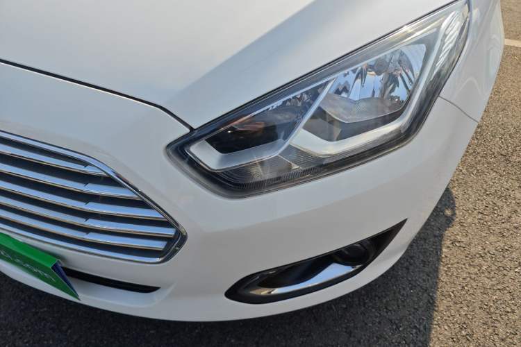 Used Ford Escort 2015 1.5L Manual Fashion Edition