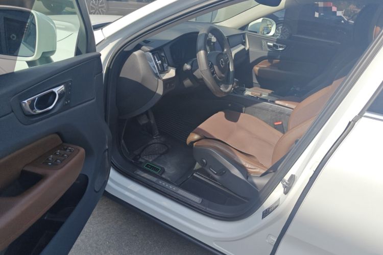 Used Volvo XC60 2018 T5 4x4 Zhiya Luxury Edition Driver Seat