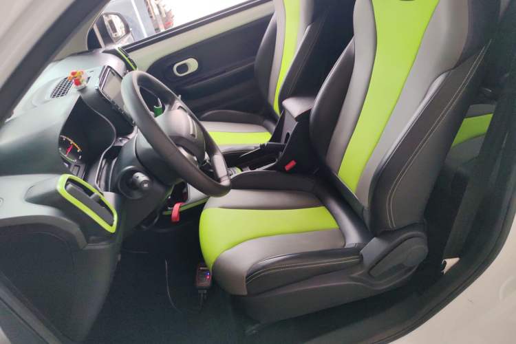 Used Roewe Clever 2021 302 km New Four-Seater Super-Efficient Version