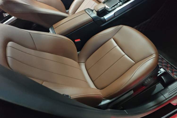 Used Mercedes-Benz GLB 2023 GLB 200 Dynamic Edition Right Front Seat