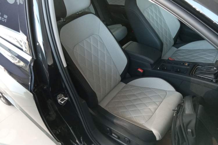 Used Volkswagen Magotan 2023 2 Million Units Commemorative Edition 330TSI DSG Luxury Version