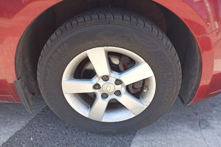 Used Chevrolet Cruze 2011 1.6L SL MT Right Front Wheel Hub