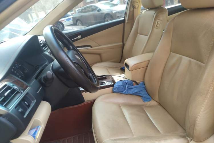 Used Toyota Camry 2016 2.0G 10th Anniversary Leading Edition
