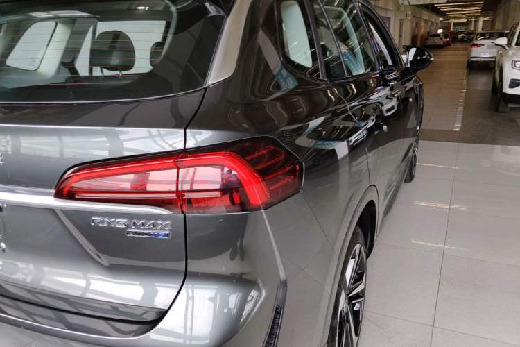 Used Roewe RX5 MAX 2022 2.0T Automatic Zhiwei Zunrong Edition
