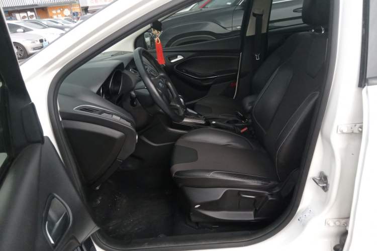 Used Ford Focus 2012 Hatchback 1.6L Automatic Fashion Edition