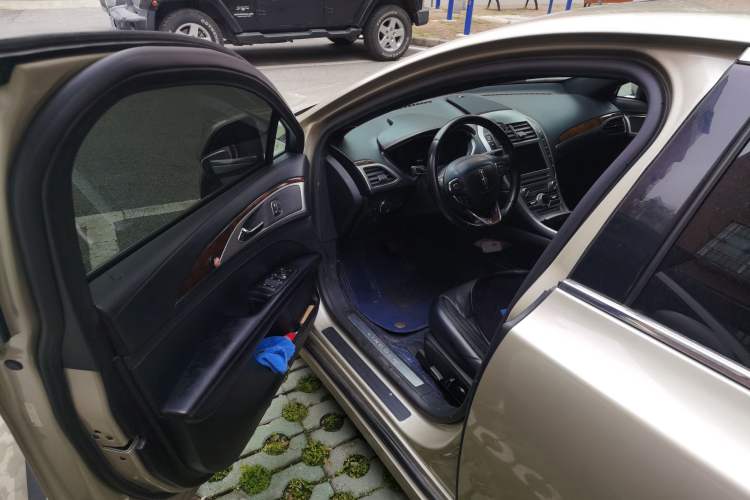 Used Lincoln MKZ 2017 2.0T Luxury Edition
