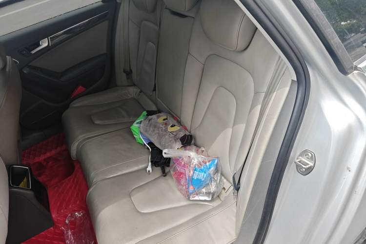 Used Audi A4L 2011 2.0 TFSI Comfort Model
