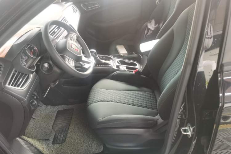 Used Roewe i5 2019 1.5L Automatic 4G Connected Langyue Edition
