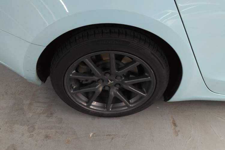 Used Tesla Model 3 2021 Standard Range Rear-Drive Upgraded Version Right Rear Wheel Hub