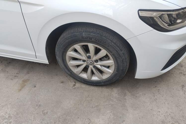 Used Volkswagen Bora 2020 1.5L Automatic Fashion Edition Right Front Wheel Hub